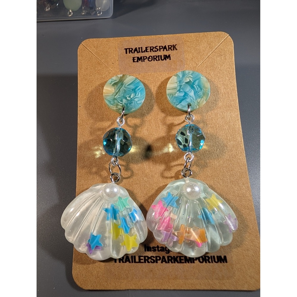 Trailerspark Emporium Resin Seashell Star Confetti Drop Earrings Nickel Free